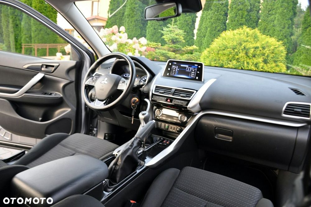 Mitsubishi Eclipse Cross - 24