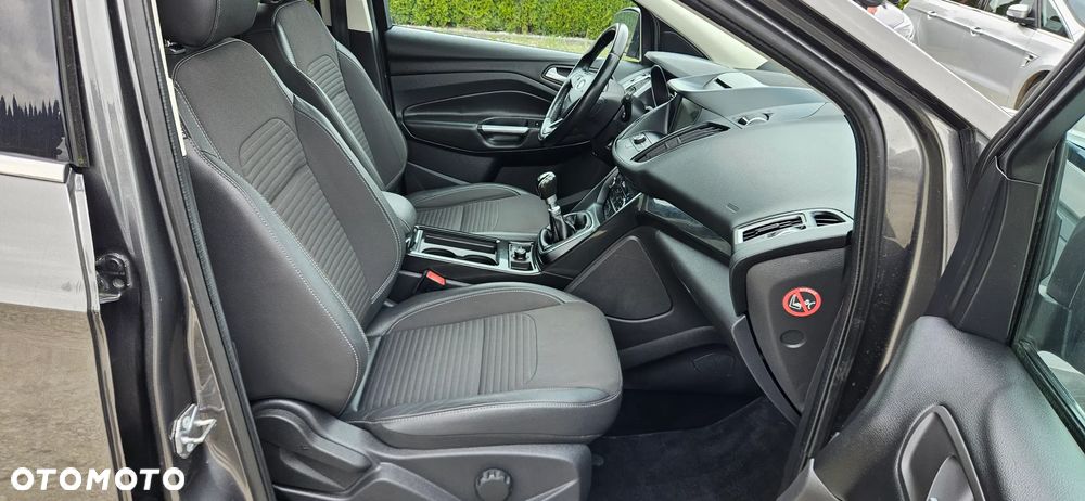 Ford Kuga 2.0 TDCi 2x4 Titanium - 30