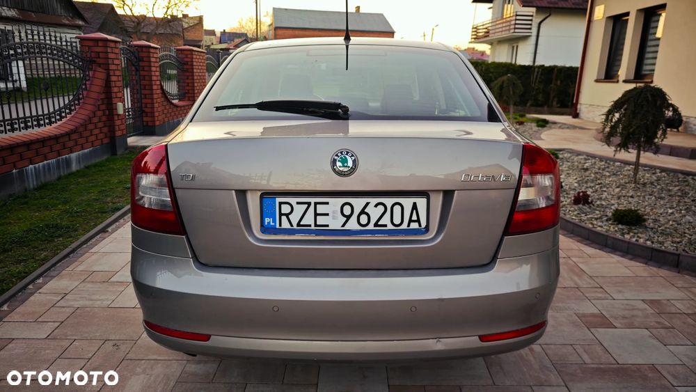 Skoda Octavia 1.6 TDI Ambition DSG - 4