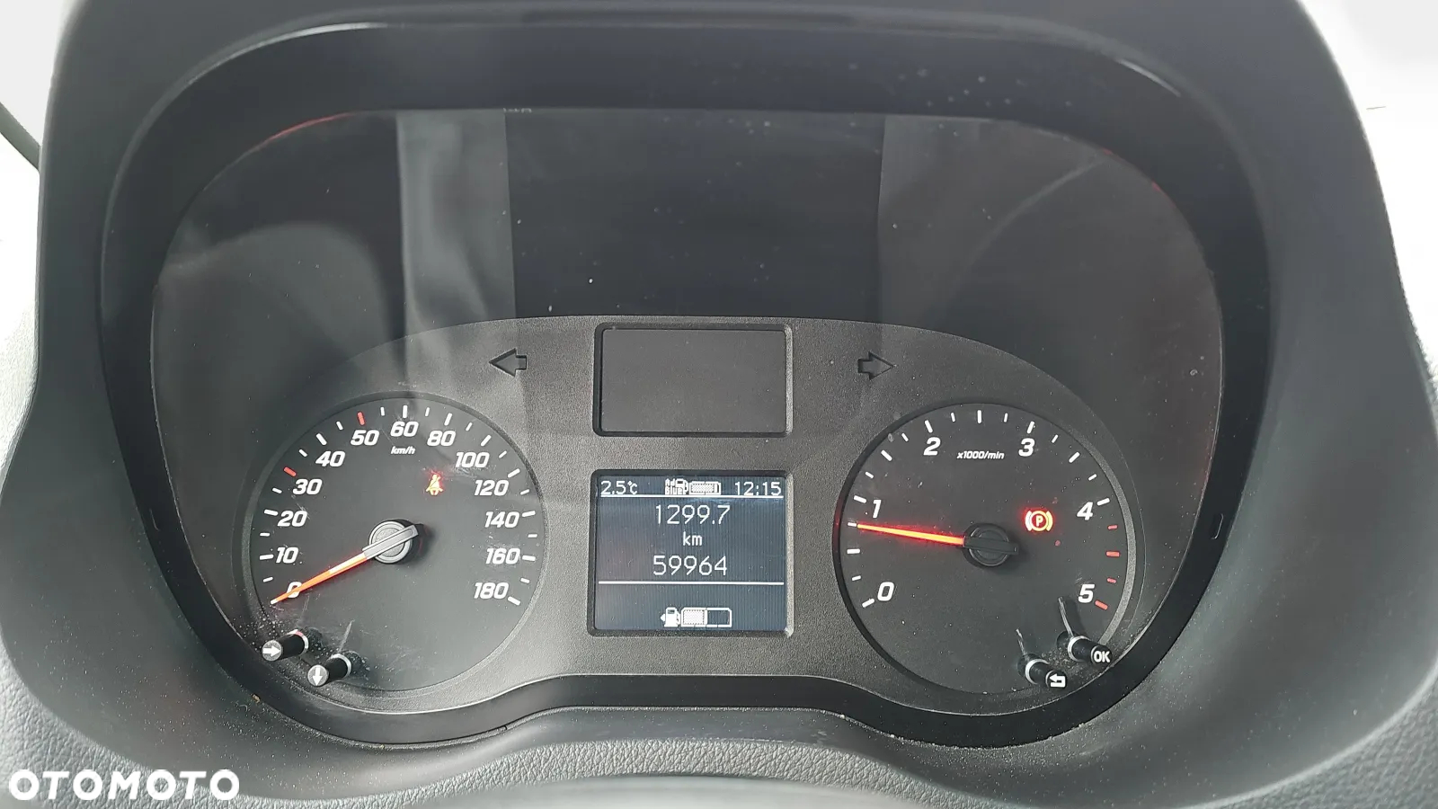 Mercedes-Benz Sprinter - 13