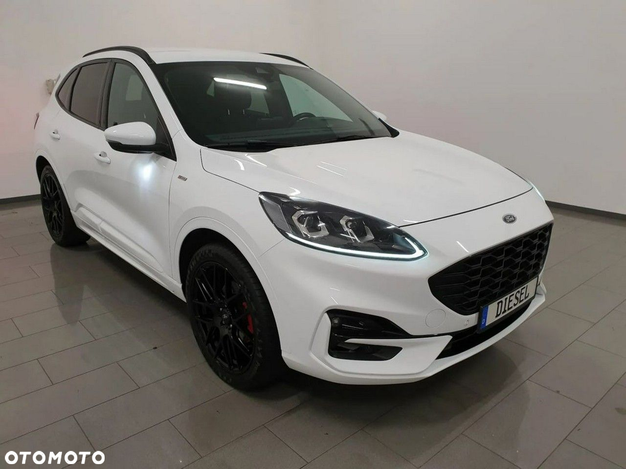 Ford Kuga 2.0 EcoBlue 4x4 ST-LINE X - 3