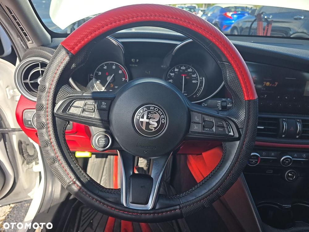 Alfa Romeo Giulia 2.0 Turbo TI Q4 - 8