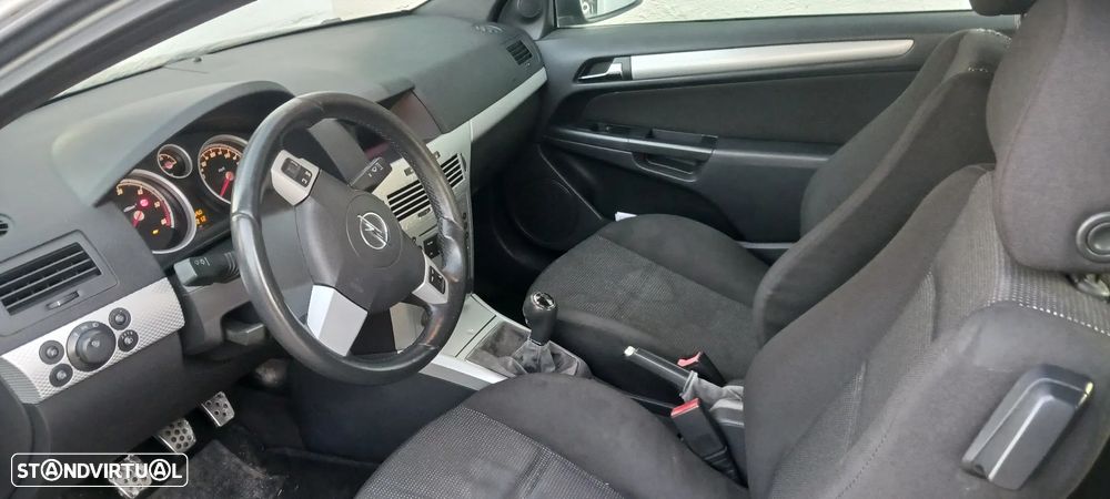 Opel Astra GTC - 4