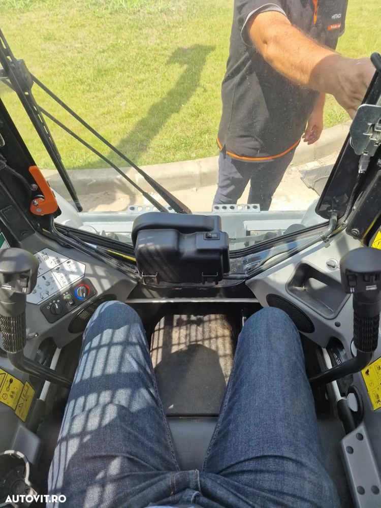 Bobcat S510, ANVELOPE PLINE, USA CABINA, AER CONDITIONAT, ridica 810kg, motor 55CP Kubota, Masa operatinalal 2,8t, L 3,4m x latime 1,75m x inaltime 1,95m, cupa 1mc, posibilitate leasing 41.900 EUR+Tva - 23