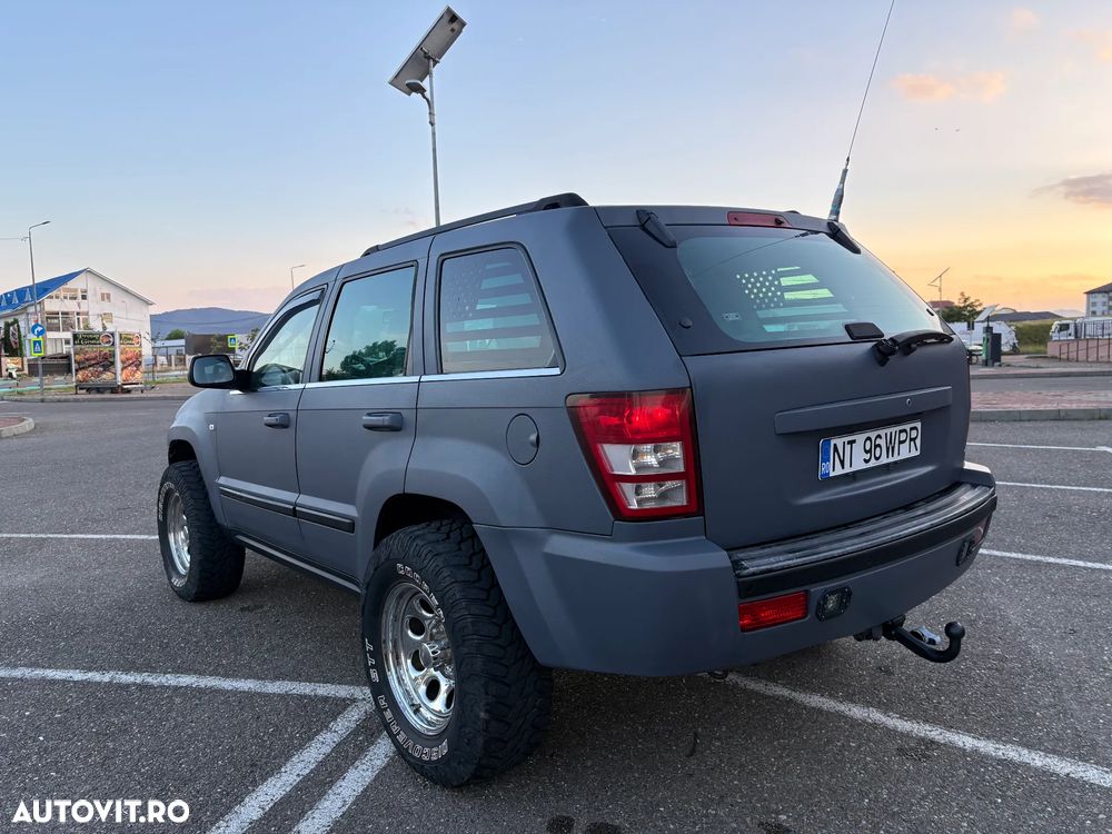 Jeep Grand Cherokee - 10