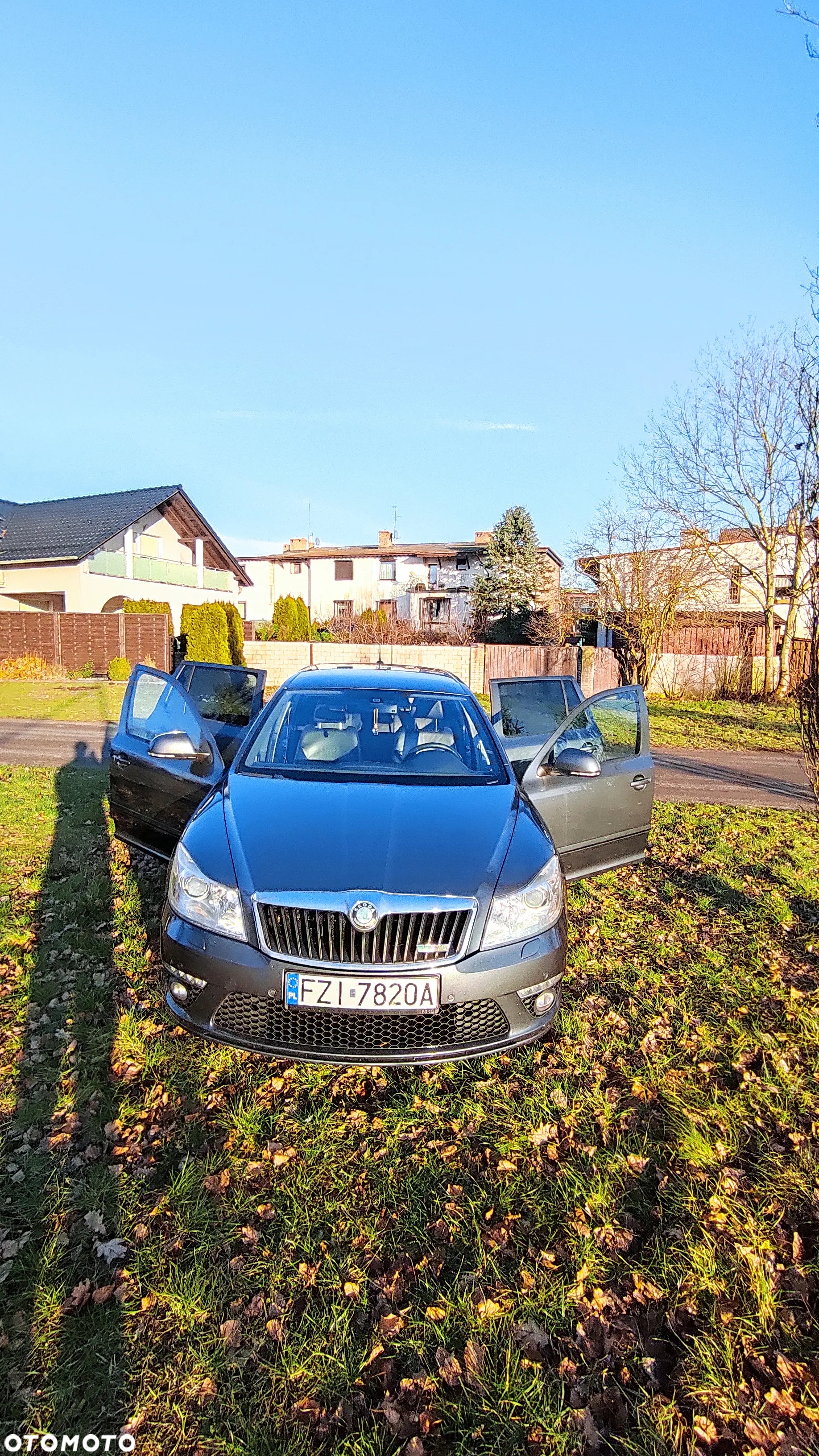 Skoda Octavia Combi 2.0 TDI DPF DSG RS - 2
