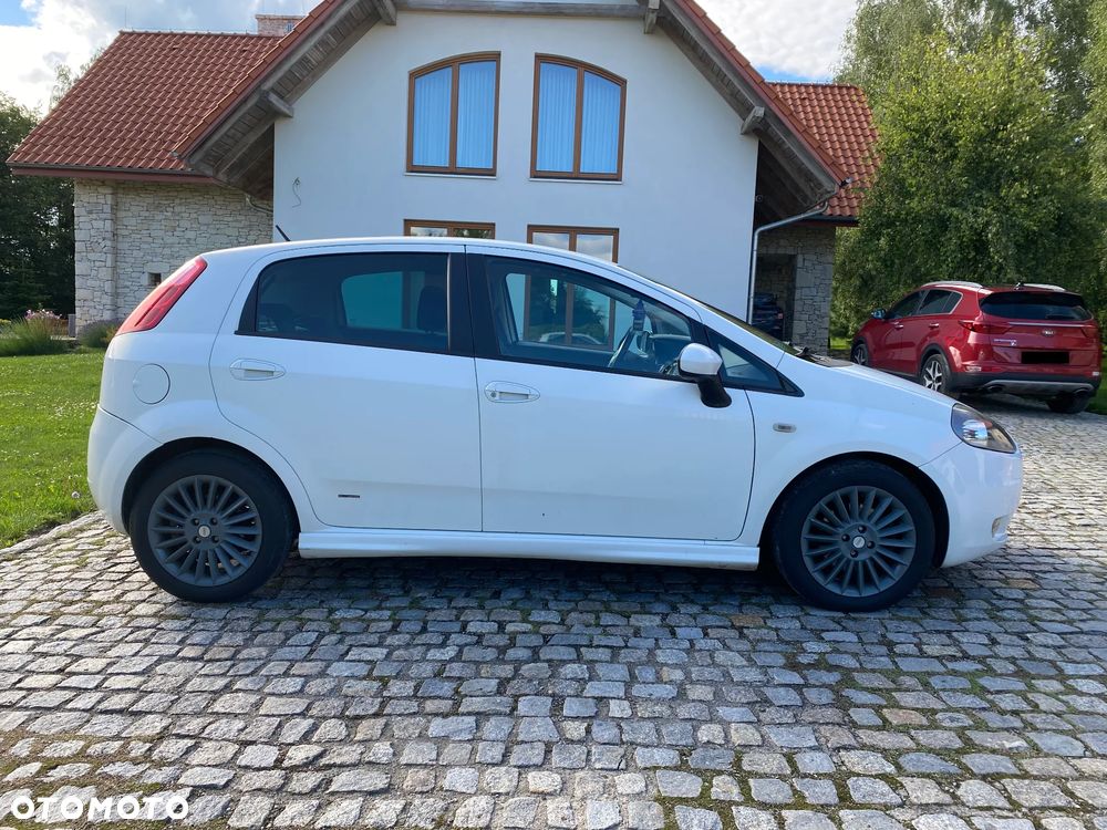 Fiat Grande Punto - 4