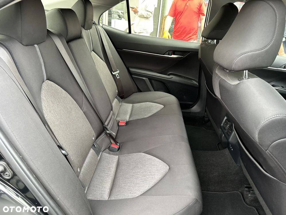 Toyota Camry 2.5 Hybrid Comfort CVT - 22