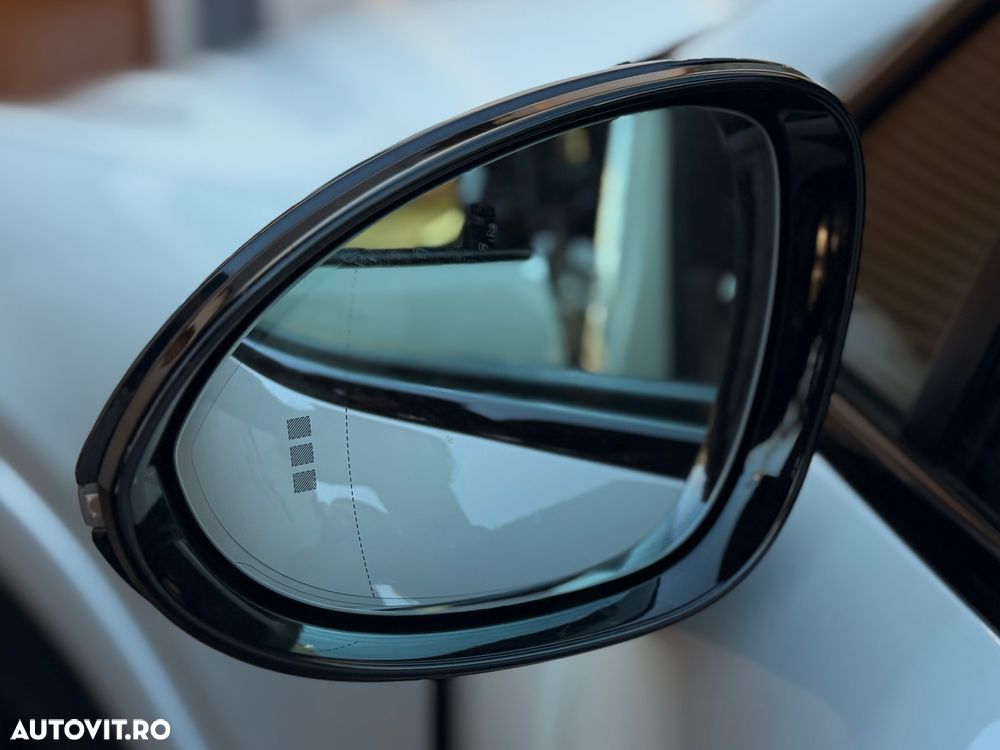 Porsche Cayenne - 21