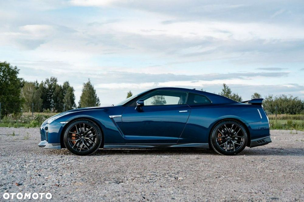 Nissan GT-R Prestige - 10