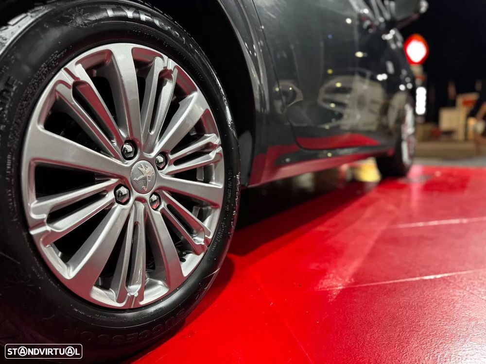 Peugeot 208 1.6 BlueHDi Style - 24