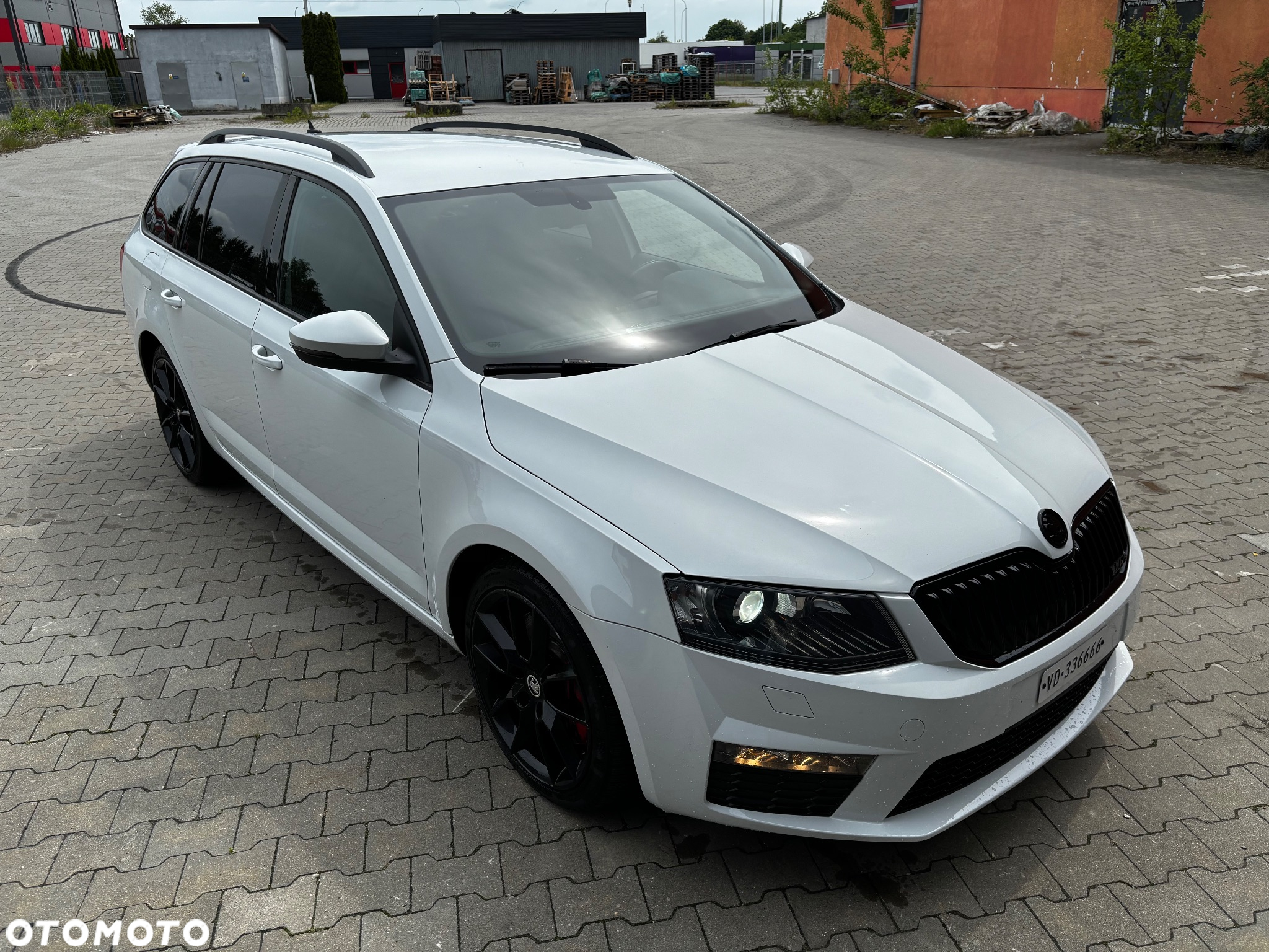 Skoda Octavia 2.0 TDI DSG RS - 11