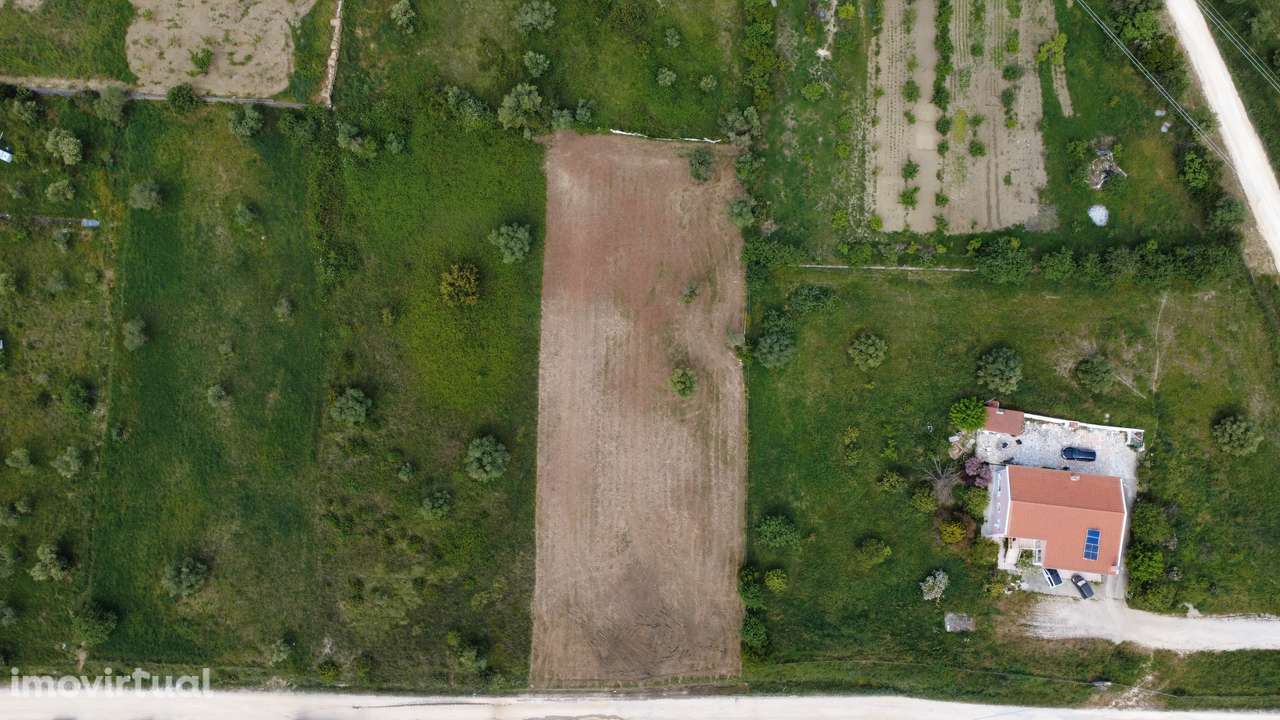 Terreno com viabilidade de construção - Moradia isolada com 550m² - Grande imagem: 5/30