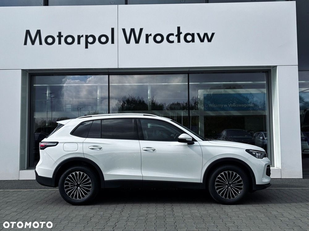 Volkswagen Tiguan - 12