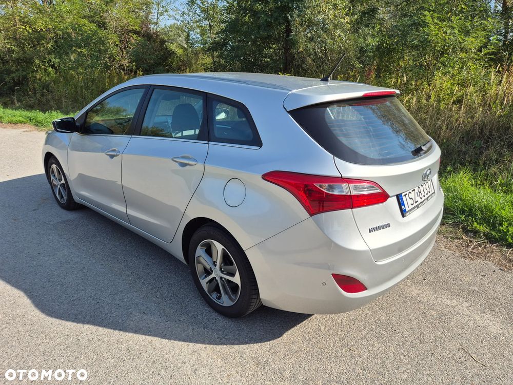 Hyundai i30 blue Kombi 1.6 CRDi Trend - 8