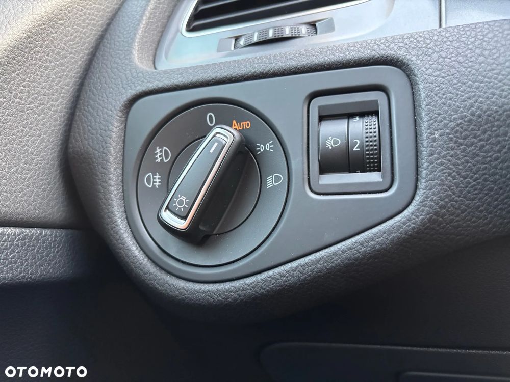 Volkswagen Golf 1.6 TDI BlueMotion Technology Lounge - 36