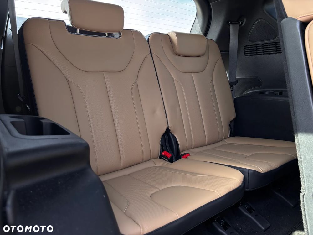 Hyundai Santa Fe - 32