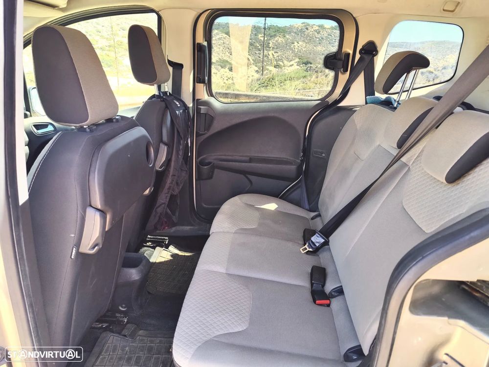 Ford Tourneo Courier 1.0 EcoBoost Titanium - 6