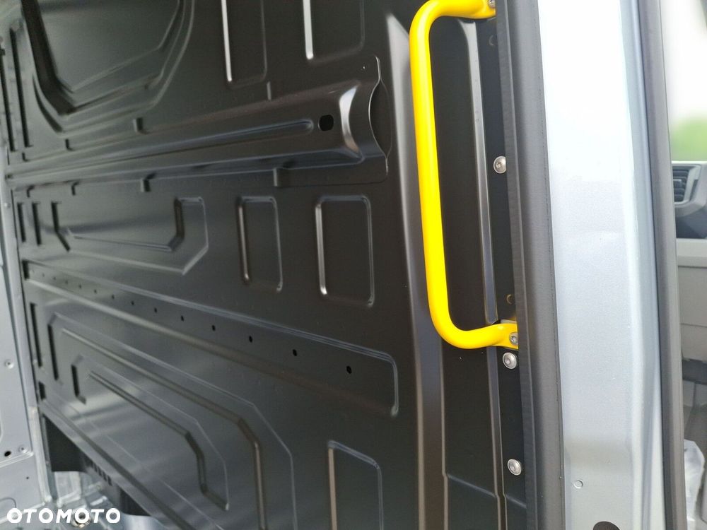 Volkswagen Crafter Furgon 4490 - 36
