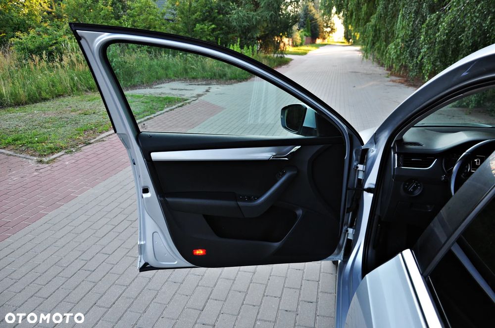 Skoda Octavia 2.0 TDI Premium Edition - 24