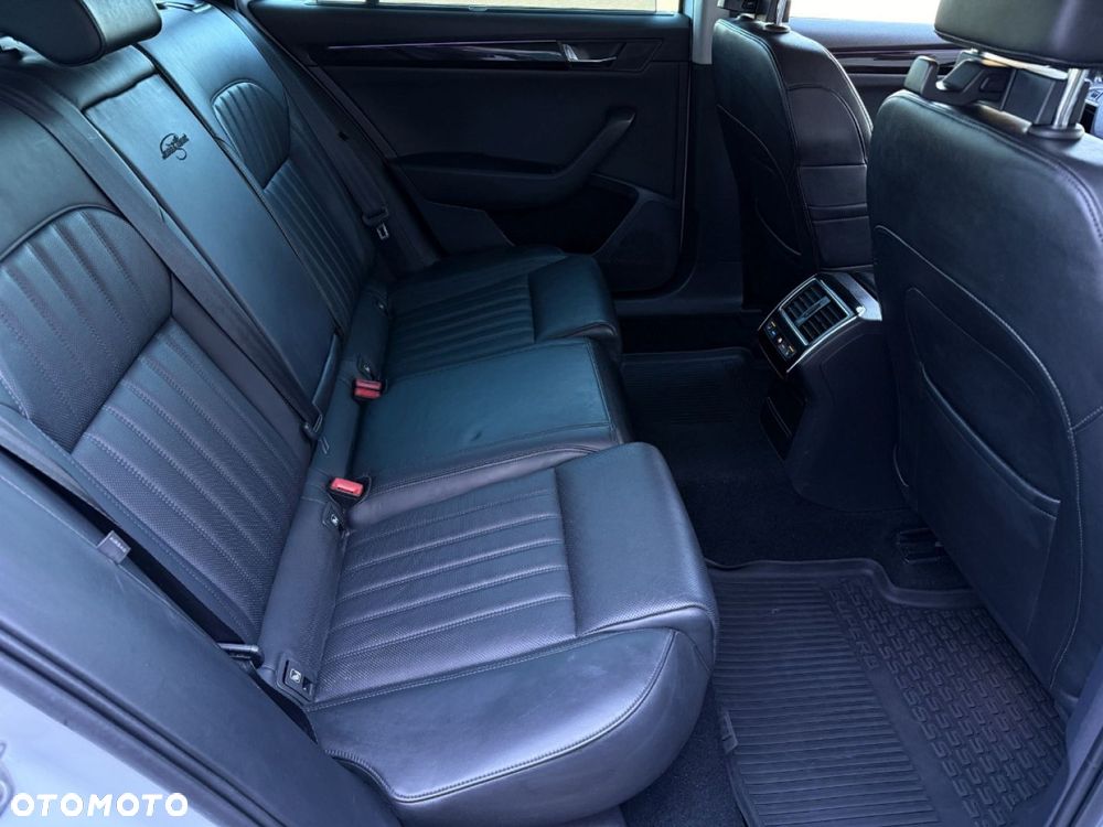 Skoda Superb 2.0 TDI L&K DSG - 36