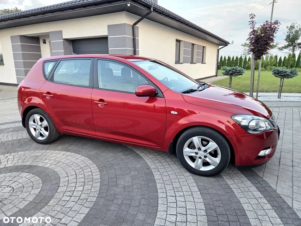 Kia Ceed - 4