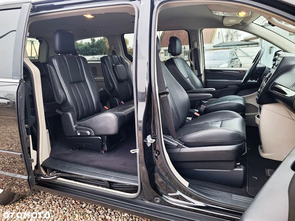 Lancia Voyager 2.8 CRD16v Gold - 24