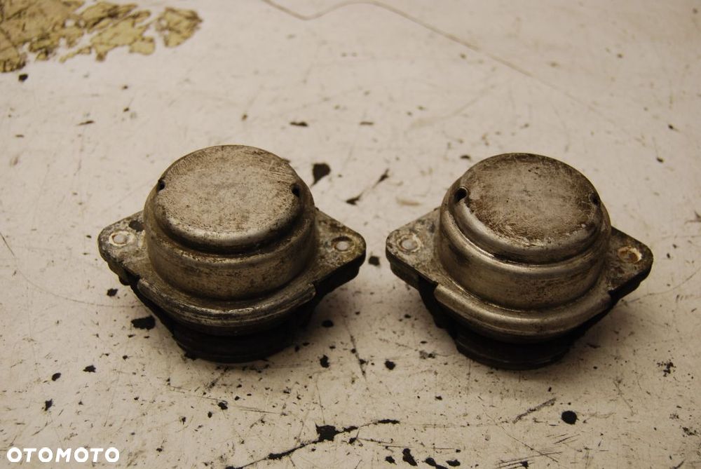 PODUSZKA SKRZYNI BIEGÓW 3618280 VW PASSAT B5 2.8 AUDI A6 C5 - 2