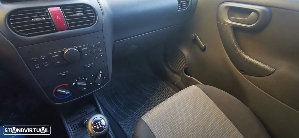 Opel Combo 1.3 - 8
