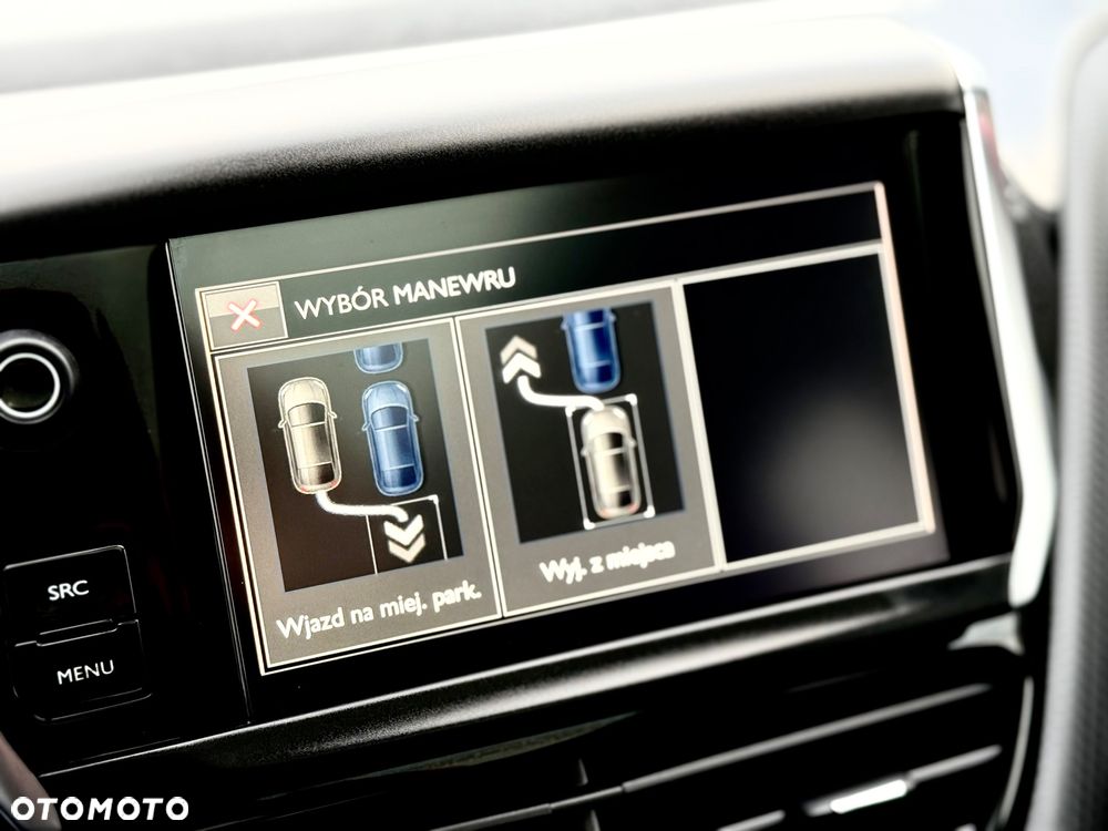 Peugeot 2008 1.6 BlueHDi Allure S&S - 36