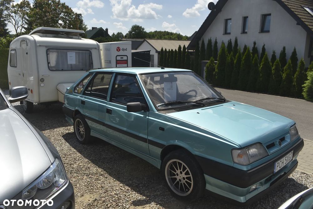 Polonez Caro - 12