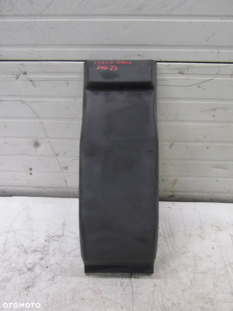 iveco daily listwa osłony słupka prawy tył - 1
