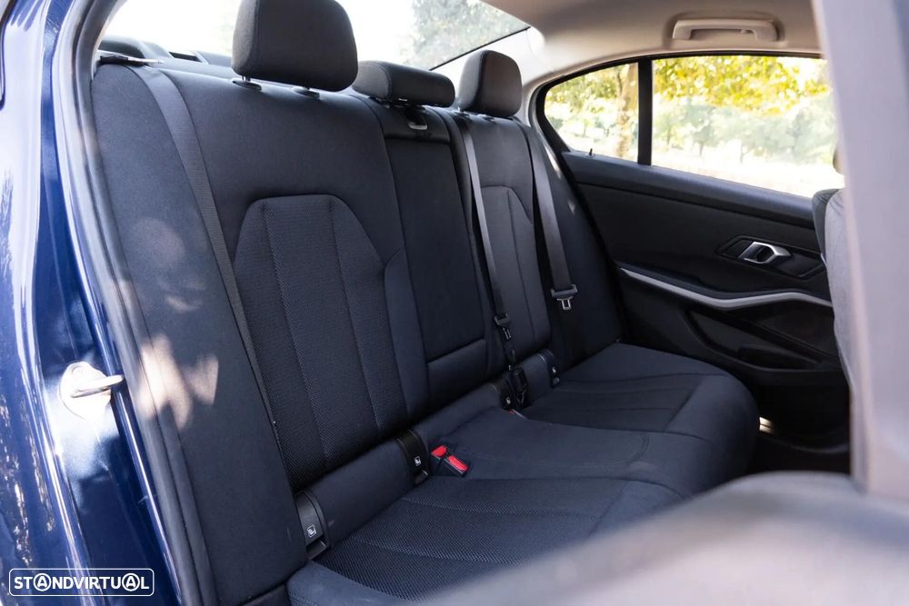 BMW 330 e Line Luxury Auto - 42
