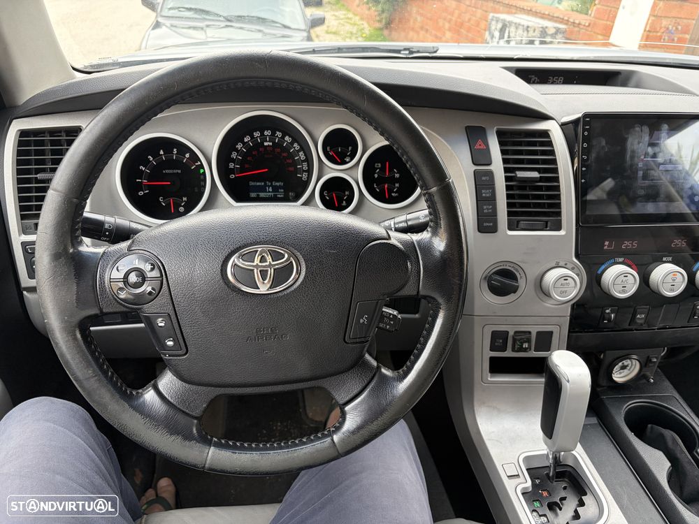 Toyota Hilux - 7