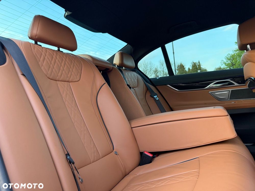 BMW Seria 7 730d xDrive sport - 31