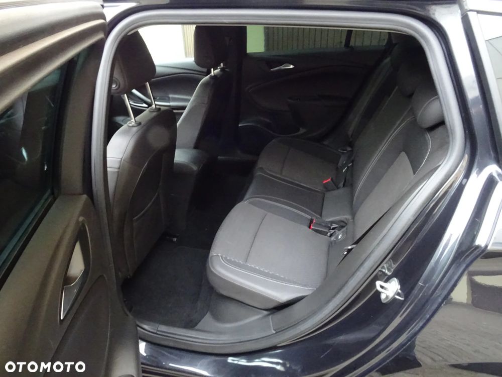 Opel Astra 1.4 Turbo Innovation - 9