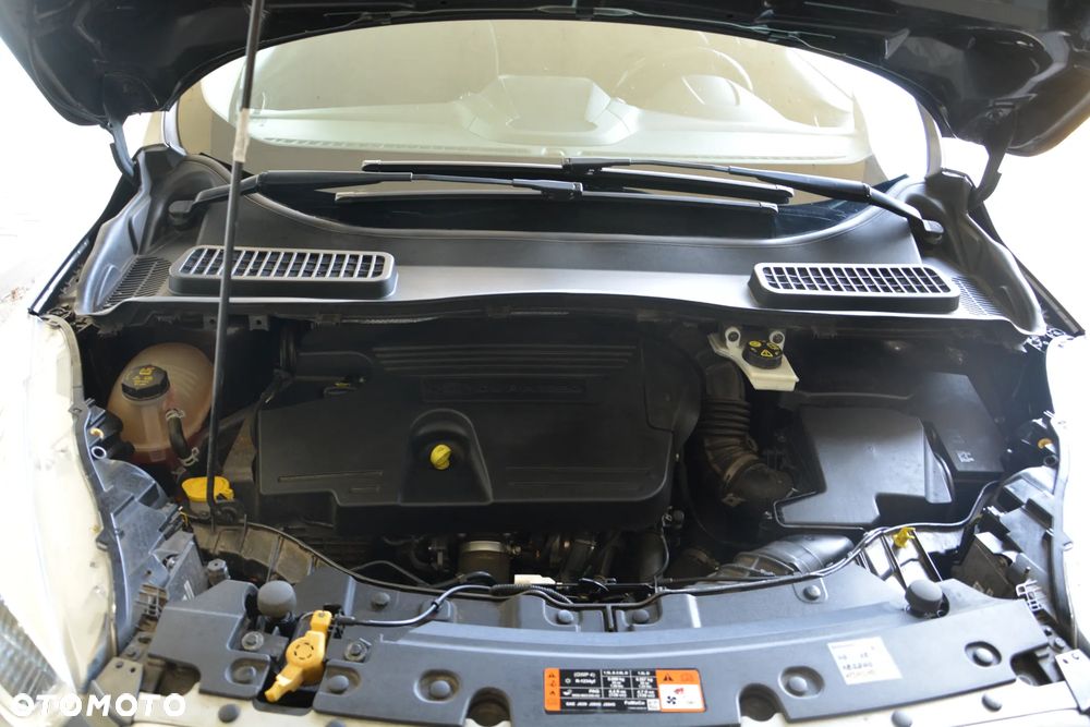 Ford Kuga 2.0 TDCi 2x4 Titanium - 12
