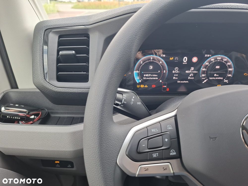 Volkswagen Crafter 35 Furgon z wysokim dachem silnik: 2,0 l EU6 177 KM / skrzynia biegów: manualna 6-biegowa rozstaw osi: 4490 mm - 14