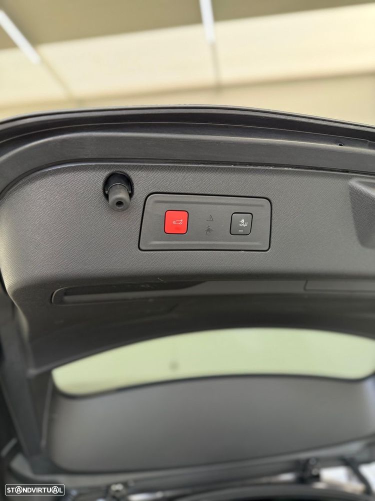 Peugeot 508 SW Plug-In Hybrid 225 e-EAT8 Allure Pack - 26