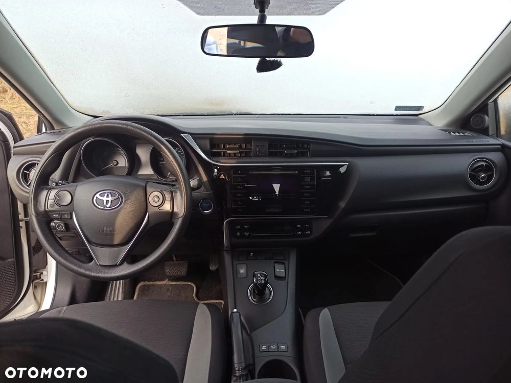 Toyota Auris - 6
