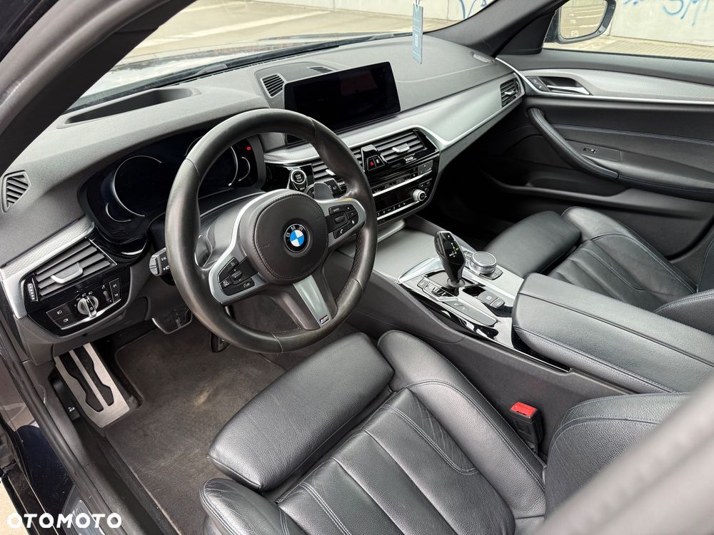 BMW Seria 5 520d M Sport Edition - 16