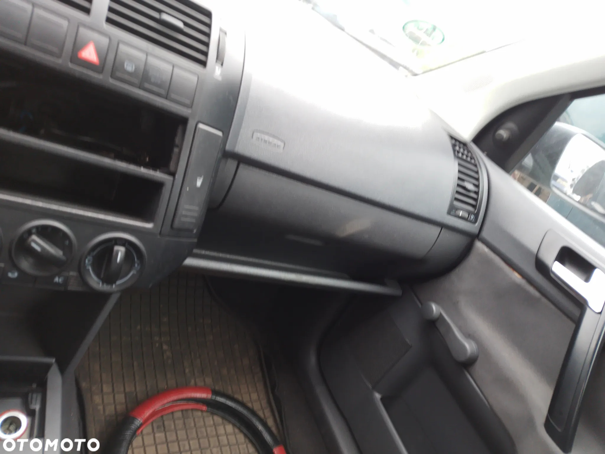 VW POLO 9N 01-05 1.2  LAMPA PRZÓD LC9Z - 28