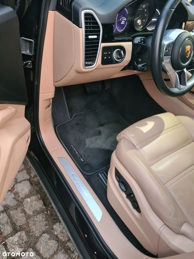 Porsche Cayenne - 10