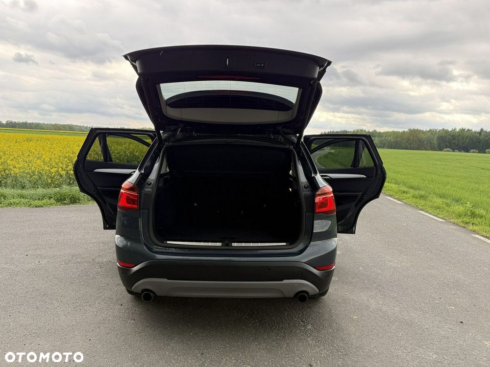 BMW X1 xDrive20i Advantage - 9