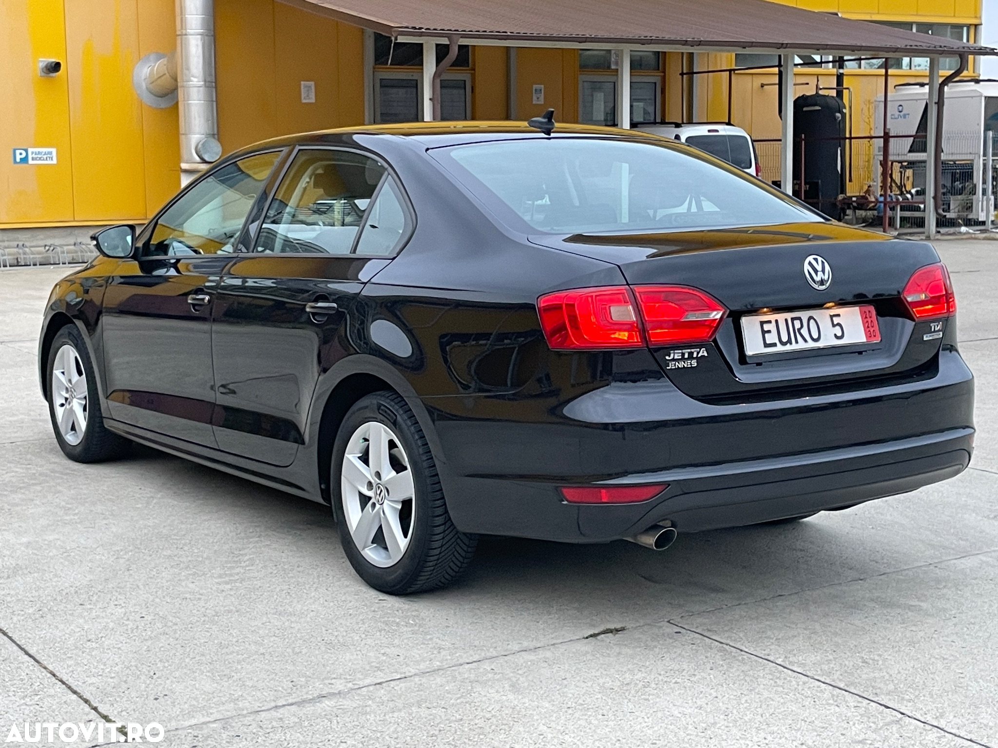 Volkswagen Jetta - 3
