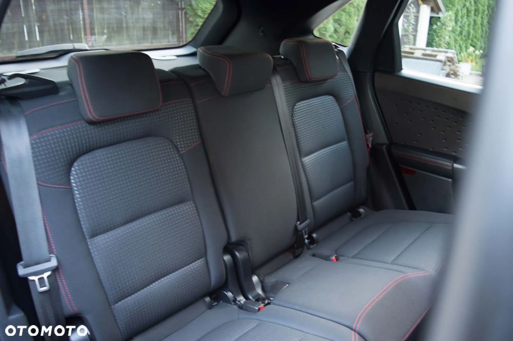 Ford Kuga 2.5 Duratec FHEV ST-LINE - 38