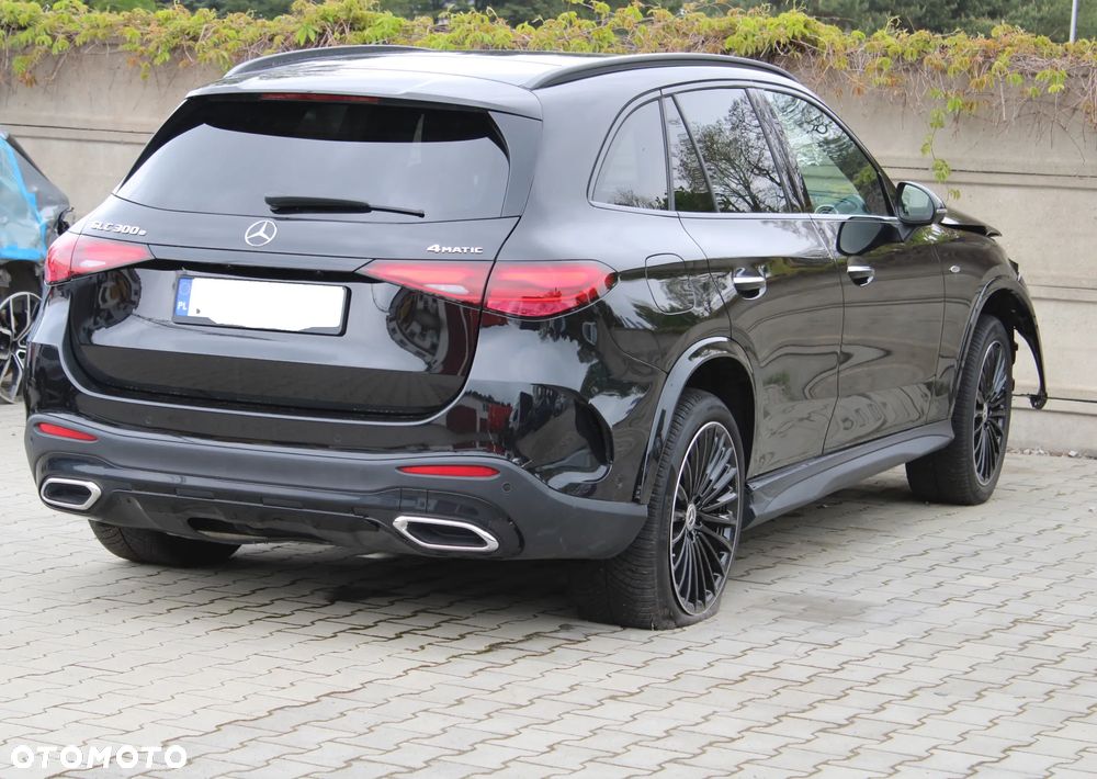 Mercedes-Benz GLC 300 e PHEV 4-Matic AMG Line - 4