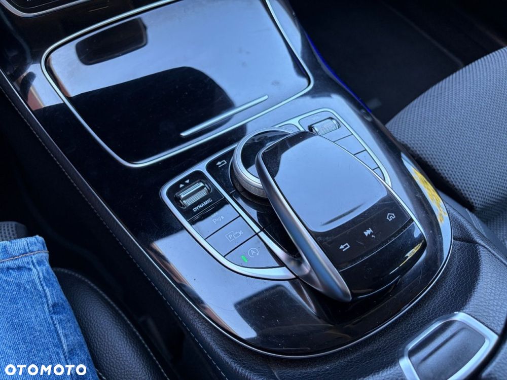 Mercedes-Benz Klasa E 220 d 9G-TRONIC Exclusive - 22
