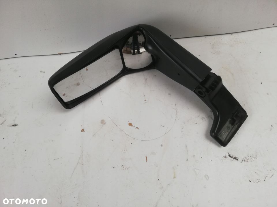 LUSTERKO AUTOBUS MERCEDES A 001 810 88 16 - 1