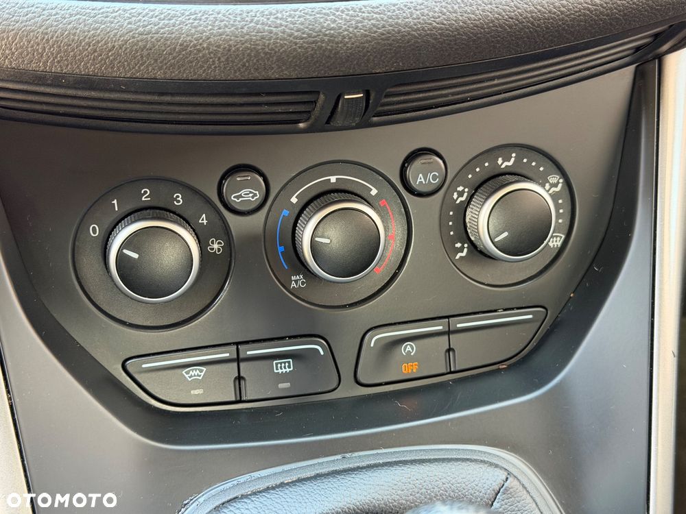 Ford Kuga 1.6 EcoBoost 2x4 Trend - 14